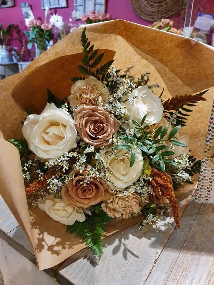 bouquet-blanc-beige-marron