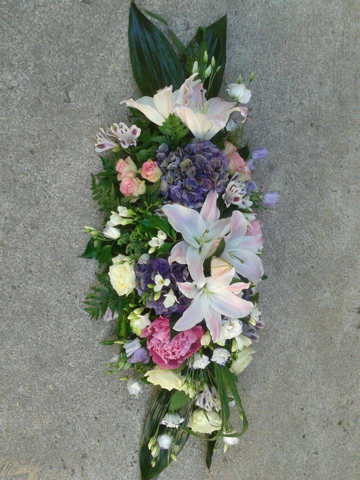 composition-florale-ceremonie-blanc-violet