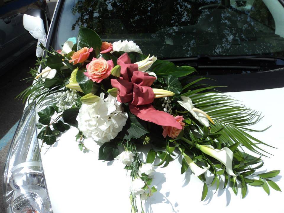 decoration-florale-voiture-blanche